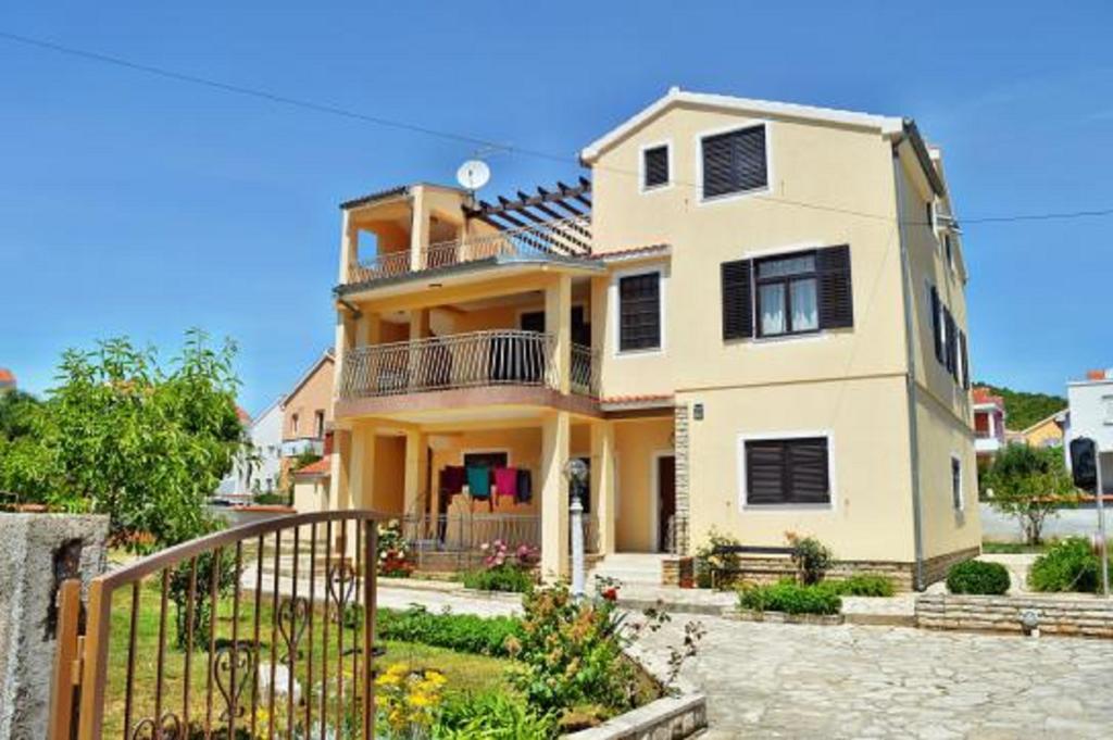 Apartment Perkov Tribunj  Bilik gambar