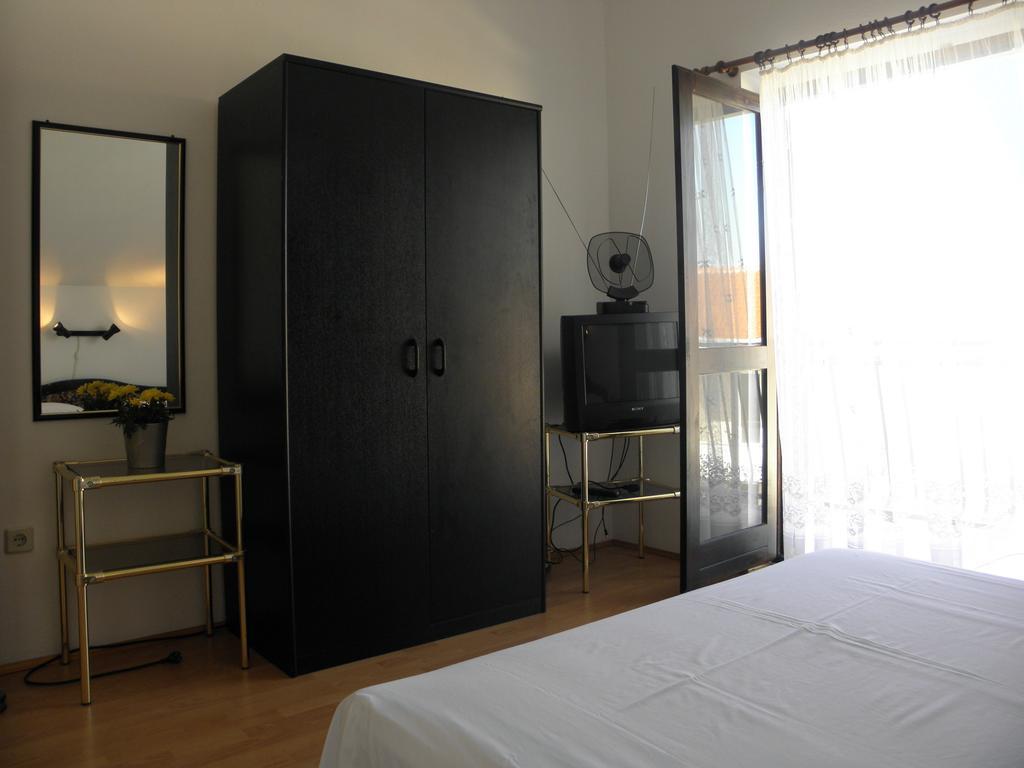 Apartment Perkov Tribunj  Bilik gambar